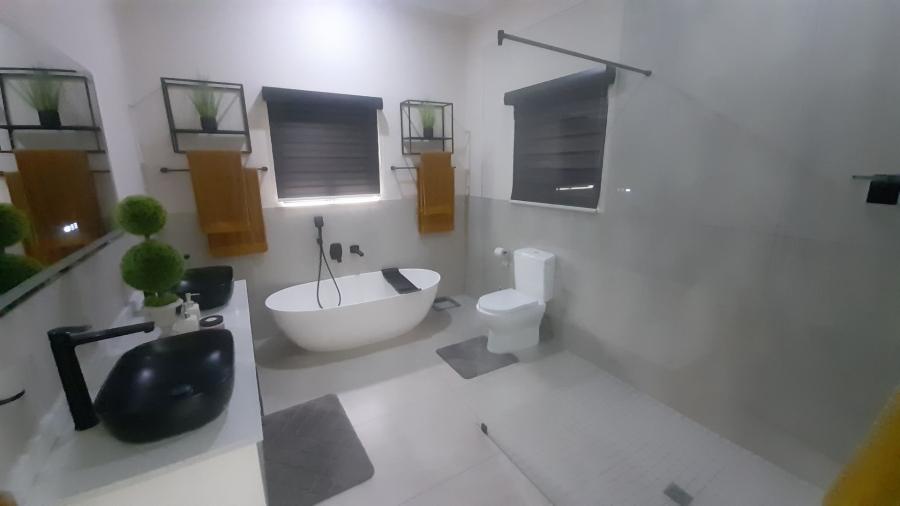 4 Bedroom Property for Sale in Meerhof North West
